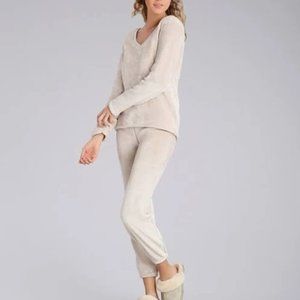Ugg Daisy Fleece Top and Bottom Set Size M